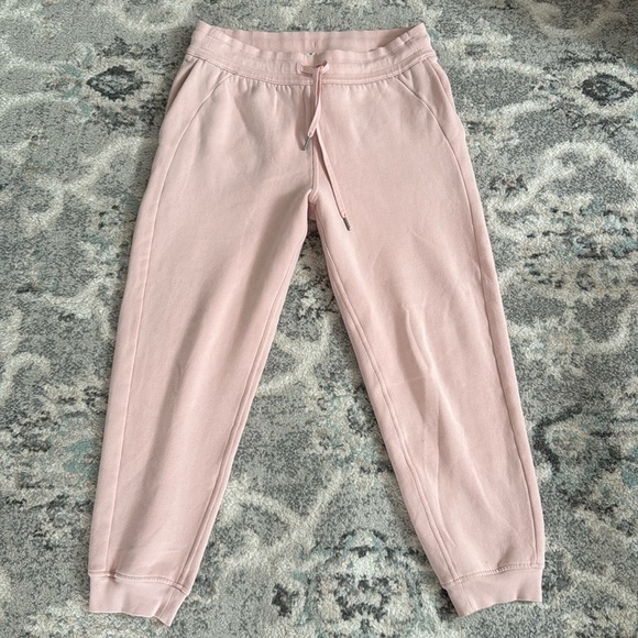 Lululemon Scuba High-Rise Jogger *Fleece 28” in pink mist - Picture 1 of 10